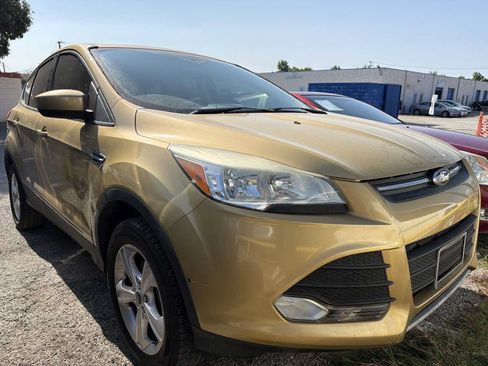 Used 2014 Ford Escape SE FWD image 2