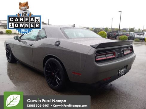 Used 2023 Dodge Challenger SRT Hellcat w/ Driver Convenience Group RWD image 5