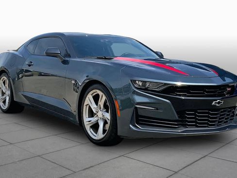 Used 2019 Chevrolet Camaro SS RWD image 3