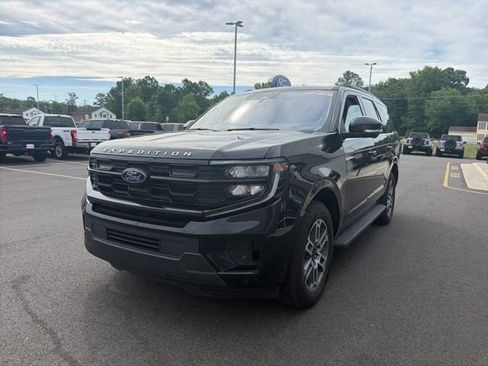 Used 2025 Ford Expedition Active AWD/4WD image 32