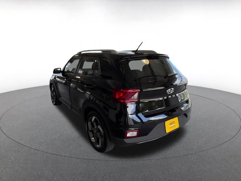 Used 2026 Hyundai Venue SEL FWD image 11