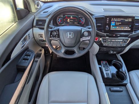 Certified 2021 Honda Pilot Touring image 21