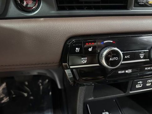 Used 2023 Honda Pilot Elite image 8