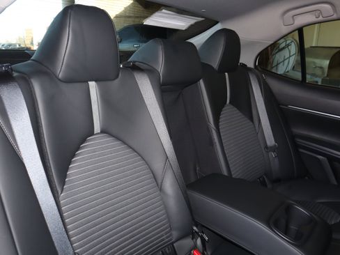 Used 2024 Toyota Camry SE image 43