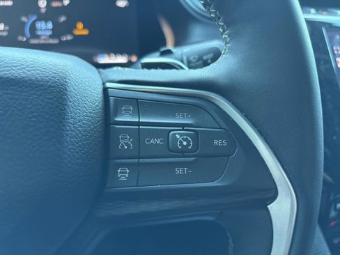 Used 2024 Jeep Grand Cherokee L Laredo image 14