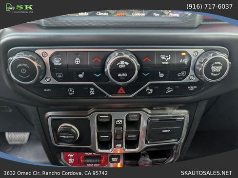 Used 2018 Jeep Wrangler Unlimited Rubicon AWD/4WD image 24