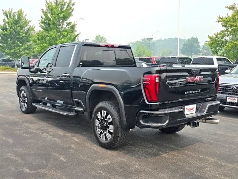 Certified 2025 GMC Sierra 2500 Denali w/ Denali Reserve Package AWD/4WD image 10