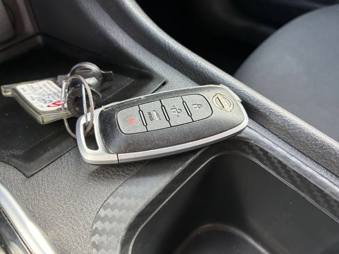 Used 2025 Nissan Sentra SV FWD image 20