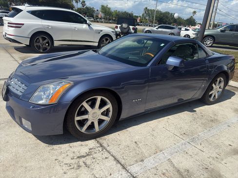 Used 2006 Cadillac XLR RWD image 2