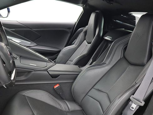 Used 2021 Chevrolet Corvette Stingray Coupe w/ 1LT RWD image 31