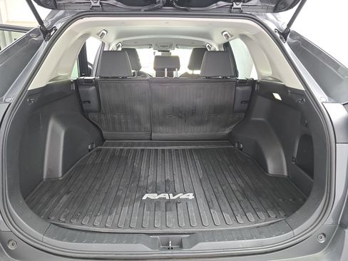 Used 2025 Toyota RAV4 XLE image 12