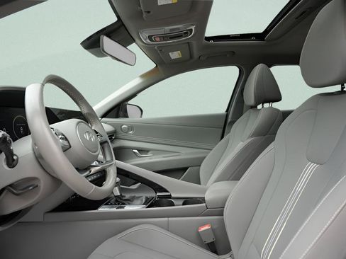 Certified 2024 Hyundai Elantra SEL w/ Convenience Package FWD image 23