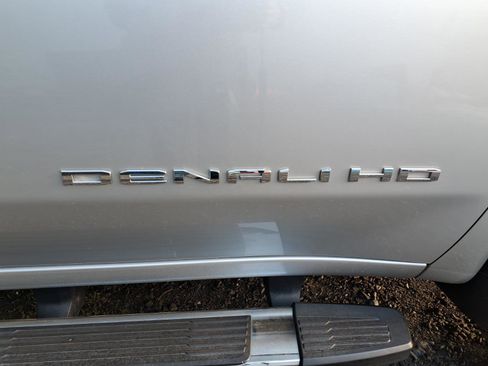Used 2020 GMC Sierra 2500 Denali w/ Denali Ultimate Package AWD/4WD image 3