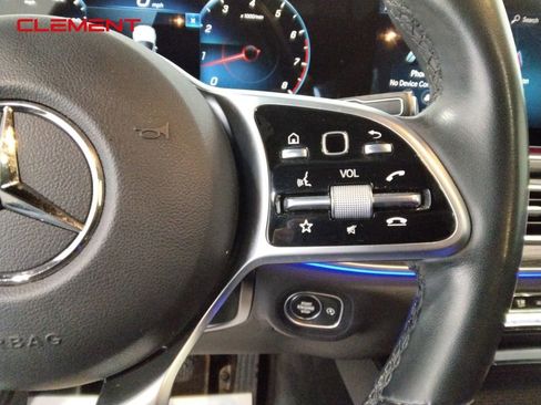 Used 2022 Mercedes-Benz GLS 450 4MATIC image 12