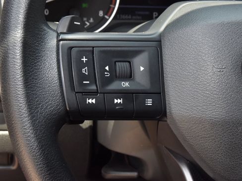 Used 2025 Nissan Rogue S FWD image 14