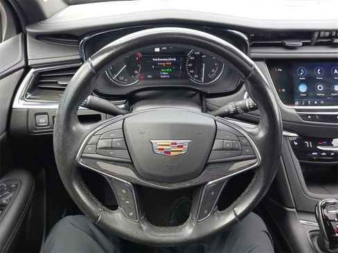 Used 2021 Cadillac XT5 Premium Luxury image 16