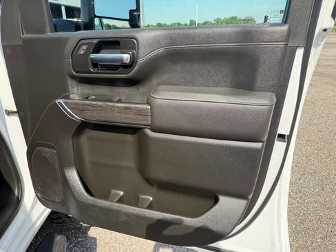 Used 2022 Chevrolet Silverado 2500 LTZ w/ Safety Package AWD/4WD image 38