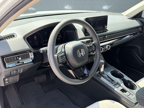 Used 2023 Honda Civic LX image 4