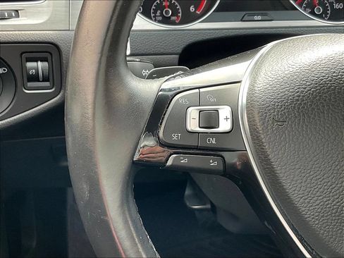 Used 2015 Volkswagen Golf TDI S FWD image 11