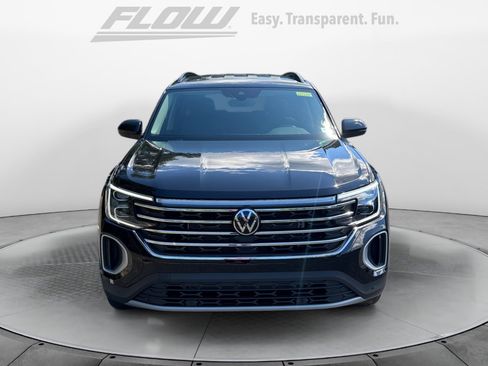 New 2026 Volkswagen Atlas SE image 2