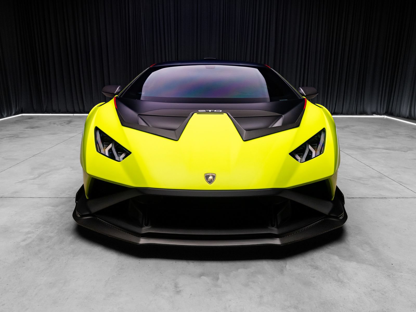 Used 2022 Lamborghini Huracan STO RWD image 13