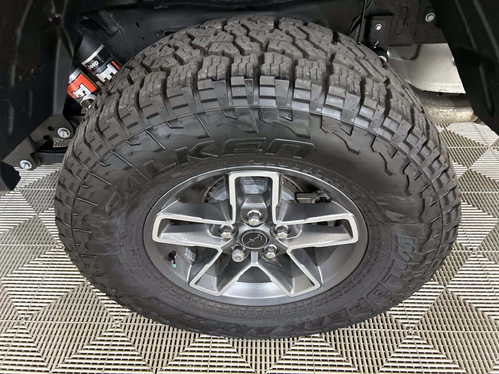 Used 2025 Jeep Gladiator Mojave w/ Convenience Group AWD/4WD image 11