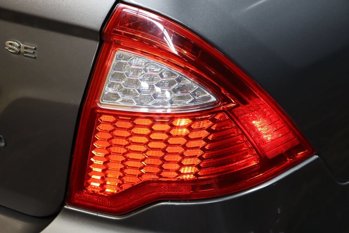 Used 2011 Ford Fusion SE w/ 201A Rapid Spec Order Code FWD image 17