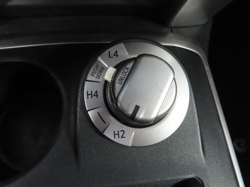 Used 2020 Toyota 4Runner SR5 AWD/4WD image 27