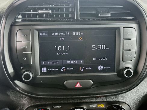 Used 2025 Kia Soul LX w/ LX Technology Package FWD image 21