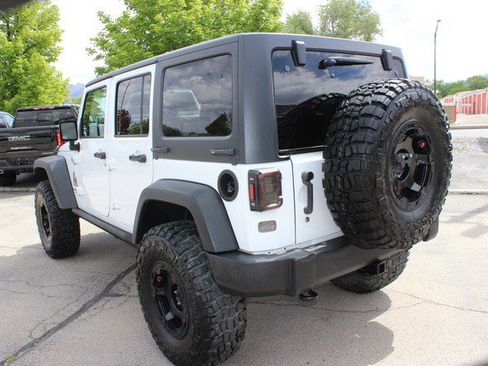 Used 2018 Jeep Wrangler Unlimited Sport S AWD/4WD image 4