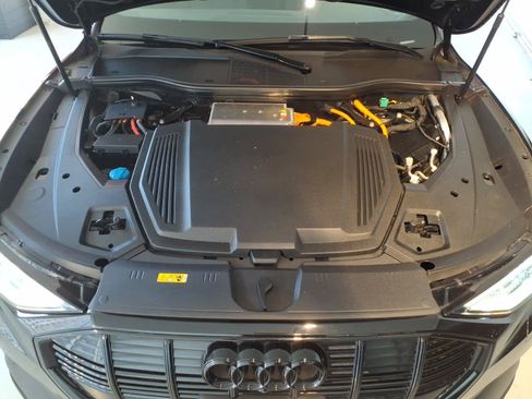 Used 2023 Audi e-tron Premium Plus w/ Premium Plus Package AWD/4WD image 29