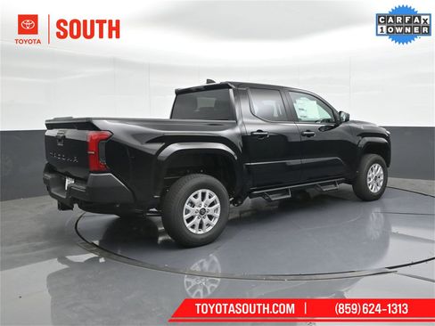 Used 2025 Toyota Tacoma SR w/ SR Upgrade Package image 2