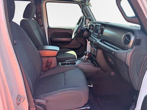 Used 2018 Jeep Wrangler Unlimited Sport S AWD/4WD image 24