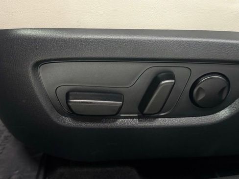 Certified 2025 MAZDA CX-30 AWD 2.5 S w/ Premium Package image 22