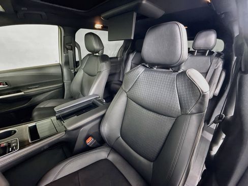 Used 2026 Toyota Sienna XLE Woodland Edition AWD/4WD image 11
