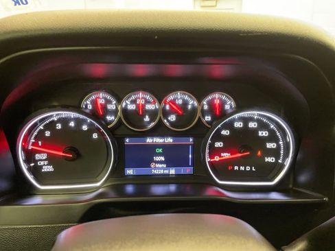 Used 2019 Chevrolet Silverado 1500 LT Trail Boss AWD/4WD image 13