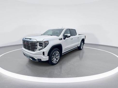 Used 2024 GMC Sierra 1500 Denali w/ Denali Reserve Package AWD/4WD image 4