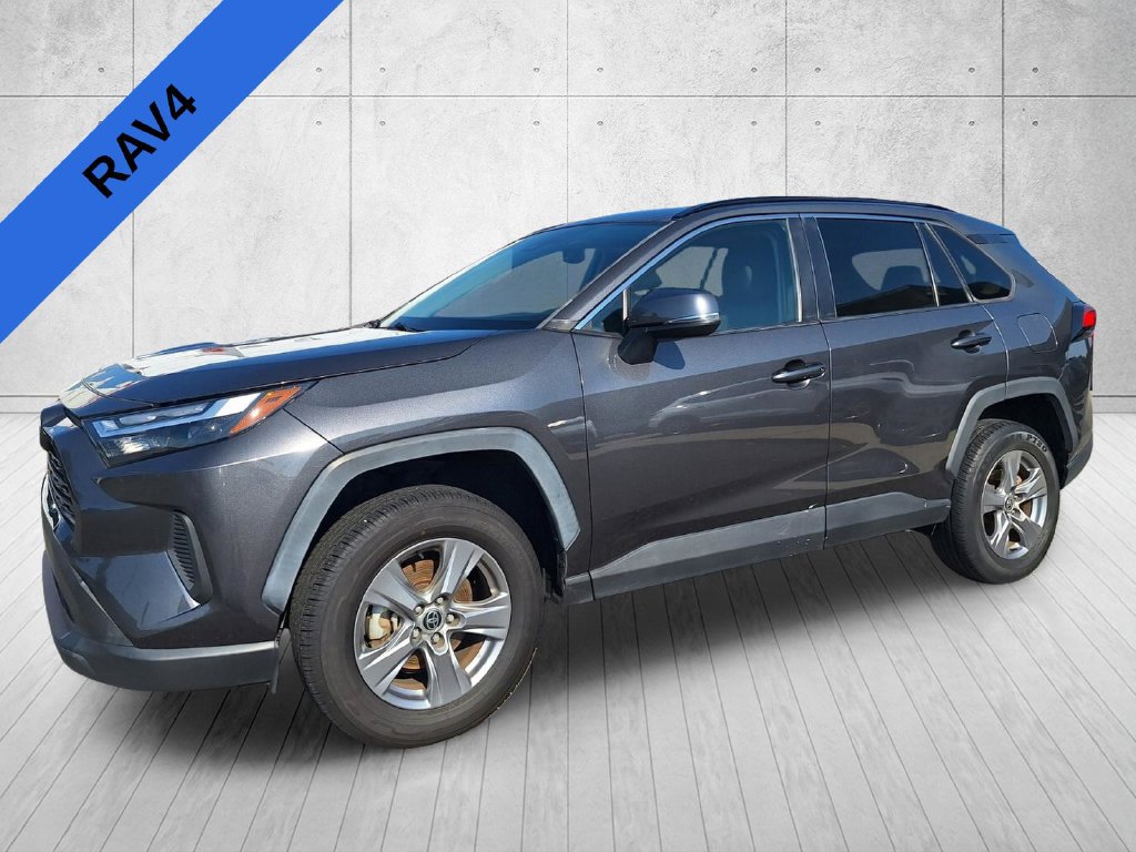 Used 2022 Toyota RAV4 XLE w/ Convenience Package FWD image 1