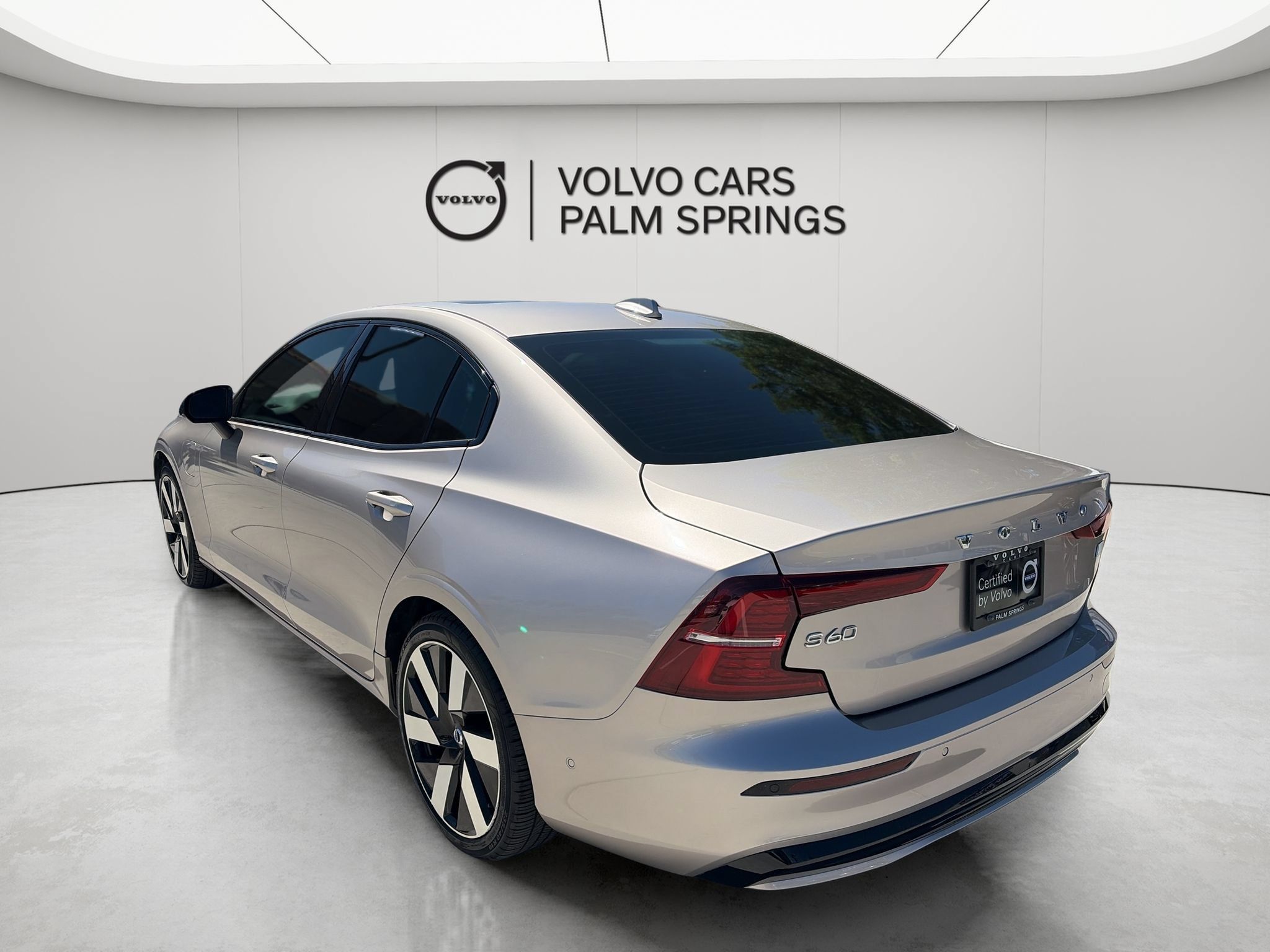 Used 2024 Volvo S60 T8 Plus AWD/4WD image 4