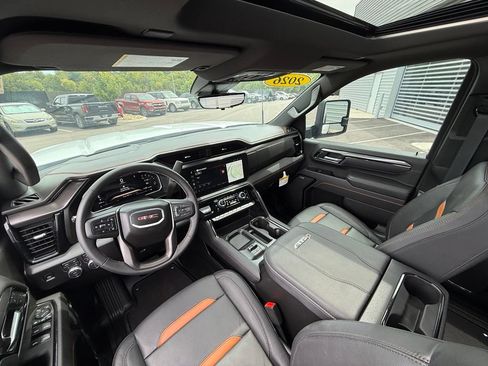 Used 2026 GMC Sierra 2500 AT4 w/ AT4 Premium Plus Package AWD/4WD image 25