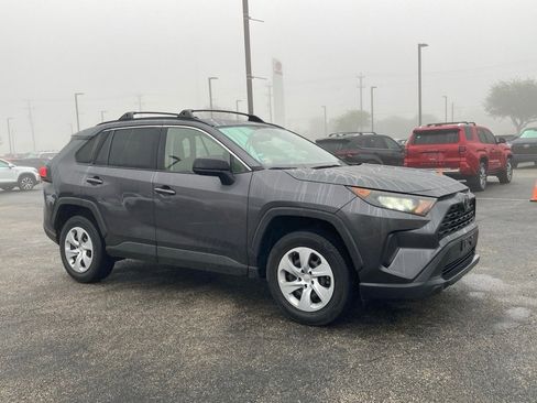 Used 2019 Toyota RAV4 LE image 2