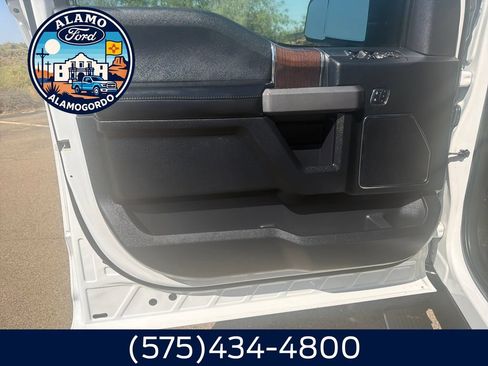 Used 2017 Ford F150 Platinum w/ Equipment Group 701A Luxury AWD/4WD image 10