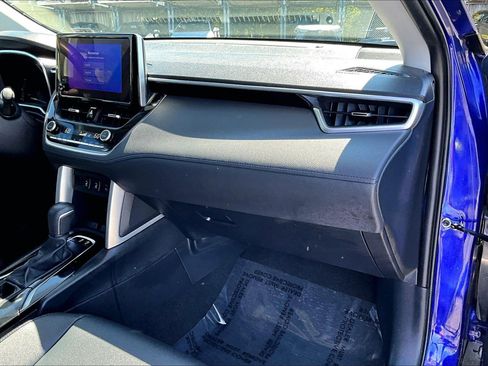 Used 2024 Toyota Corolla Cross XLE image 15