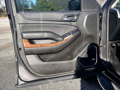 Certified 2017 Chevrolet Suburban Premier image 17