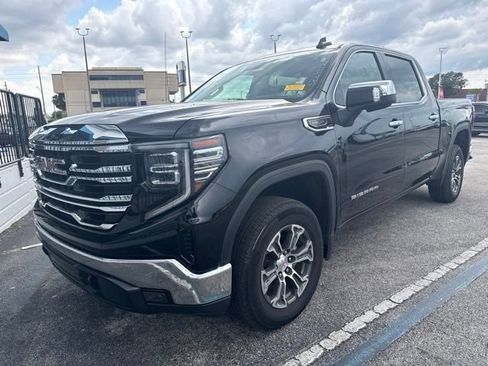 Used 2025 GMC Sierra 1500 SLT AWD/4WD image 2