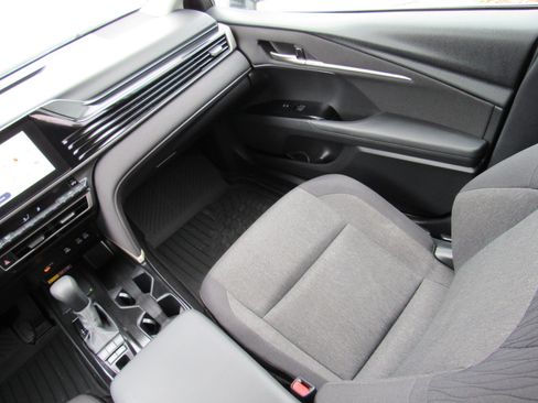 Used 2025 Toyota Camry LE FWD image 34