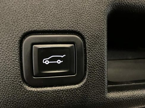 Used 2021 Chevrolet Equinox LT FWD image 15