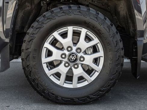 Used 2025 Toyota Tacoma SR5 AWD/4WD image 15