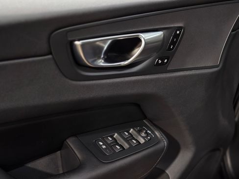 Used 2024 Volvo XC60 B5 Plus image 21