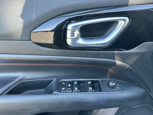 Used 2024 Jeep Compass Trailhawk AWD/4WD image 11
